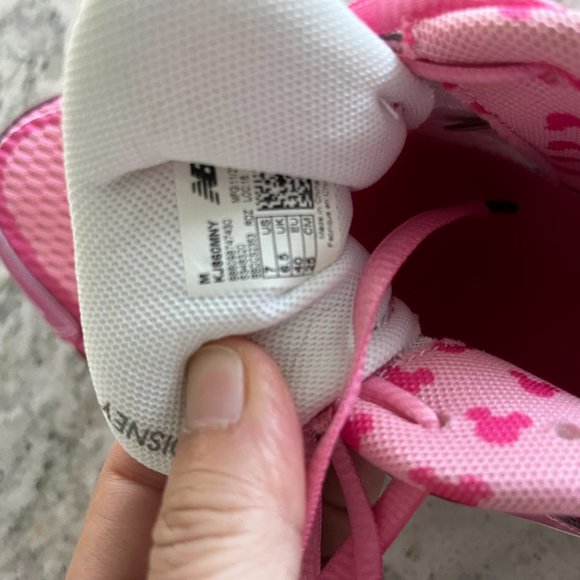 New Balance 2014 Run Disney "Minnie Mouse" running shoes, great condition - Picture 5 of 5